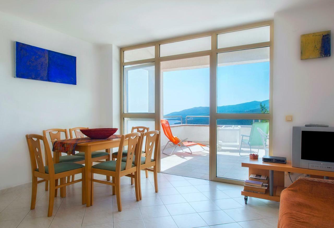 Lily Apartment ラバック エクステリア 写真